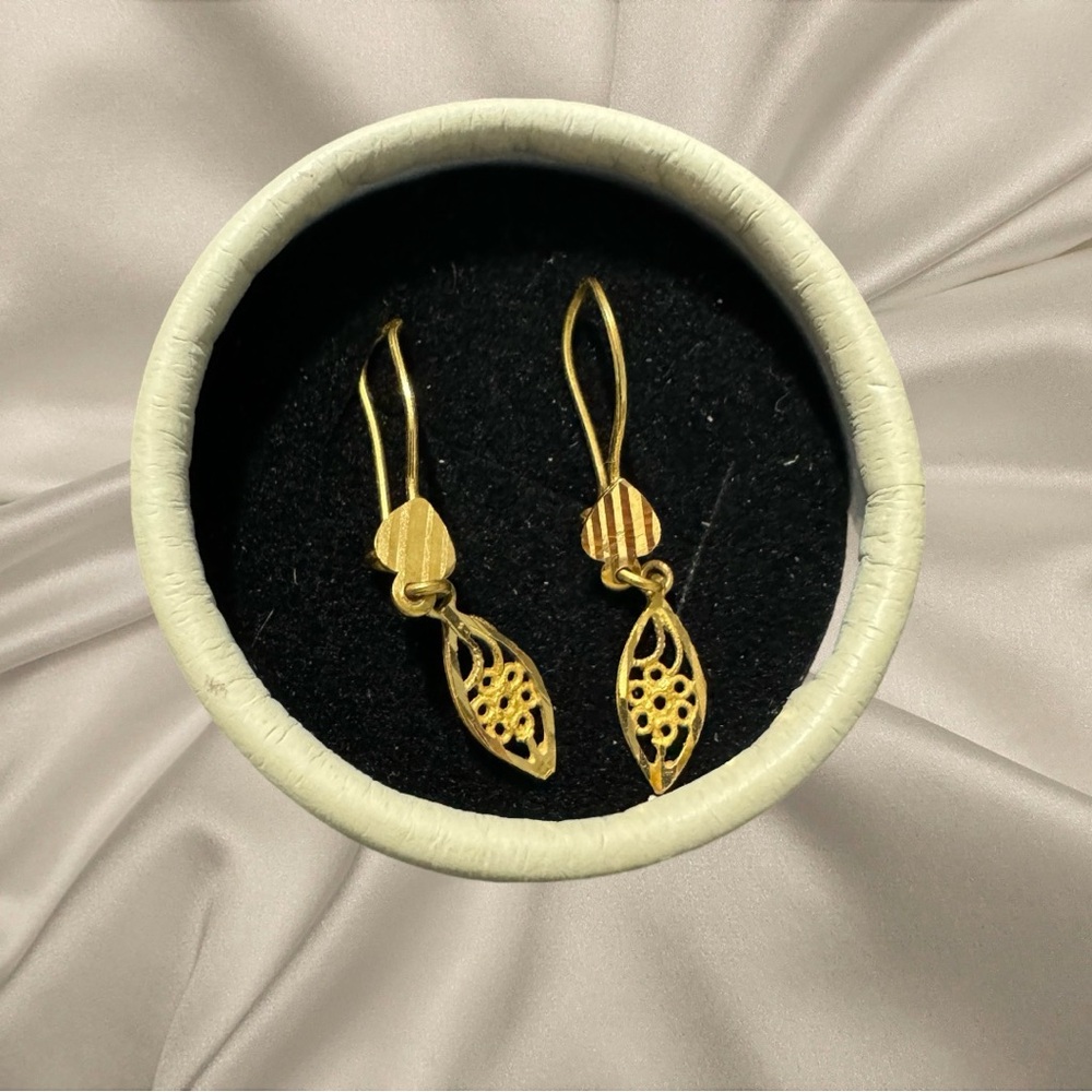 Real 21 karat gold middle eastern leaf flower dangle earrings